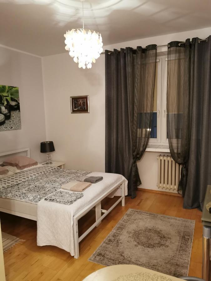 Klimatyczna Kawalerka W Centrum Warszawy Varşova Dış mekan fotoğraf